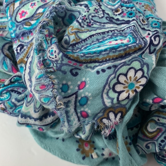 Vera Bradley One Size Multicolored 100% Viscose
71 x 28 inches - Picture 5 of 5